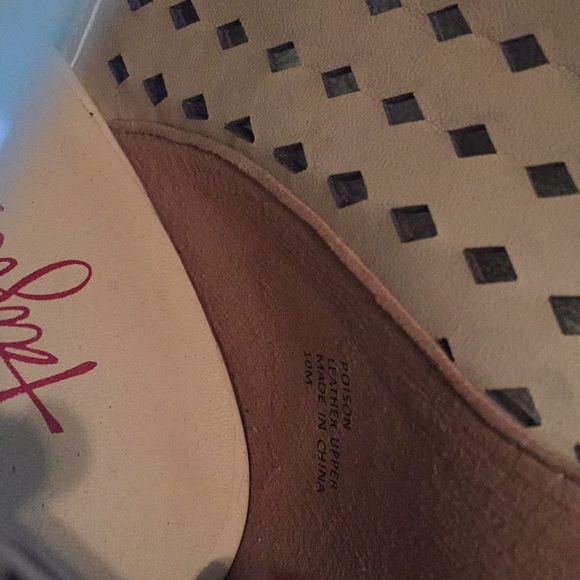 Taylor says❤️ super fun cute heels - Picture 7 of 8